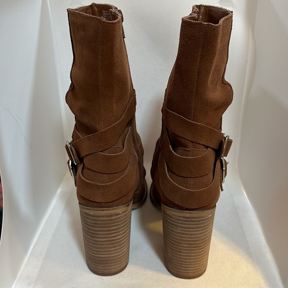 Chelsea & Violet Vicki Suede Buckle Strap Ankle Boots Size 10 - NWOT - Picture 4 of 8